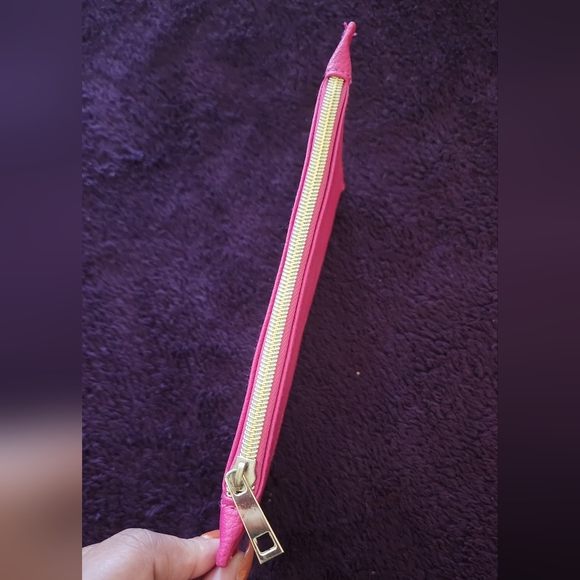 Beautiful Fashioned Pink Zippered Envelope/Makeup/Travel Bag - Picture 3 of 7